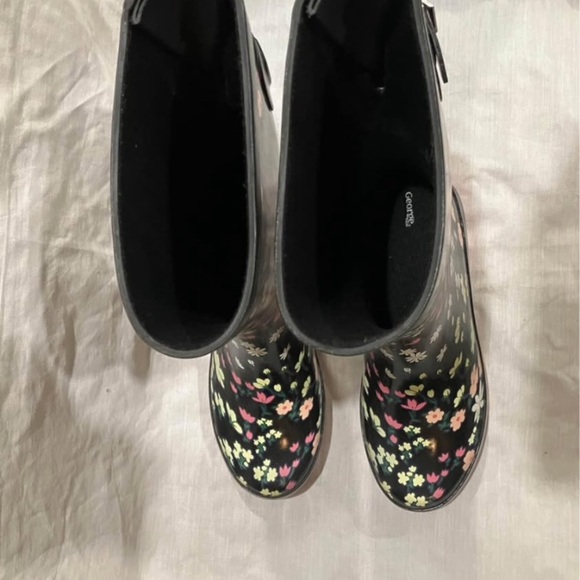 Women’s size 6 floral pattern rubber boots with adjustable calf strap - Picture 5 of 10